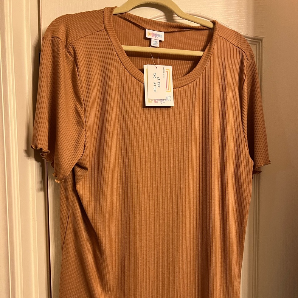 NWT LulaRoe Kelly top in solid Carmel
